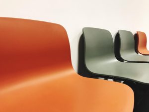 Jak stworzyć identyfikację wizualną marki meblarskiej